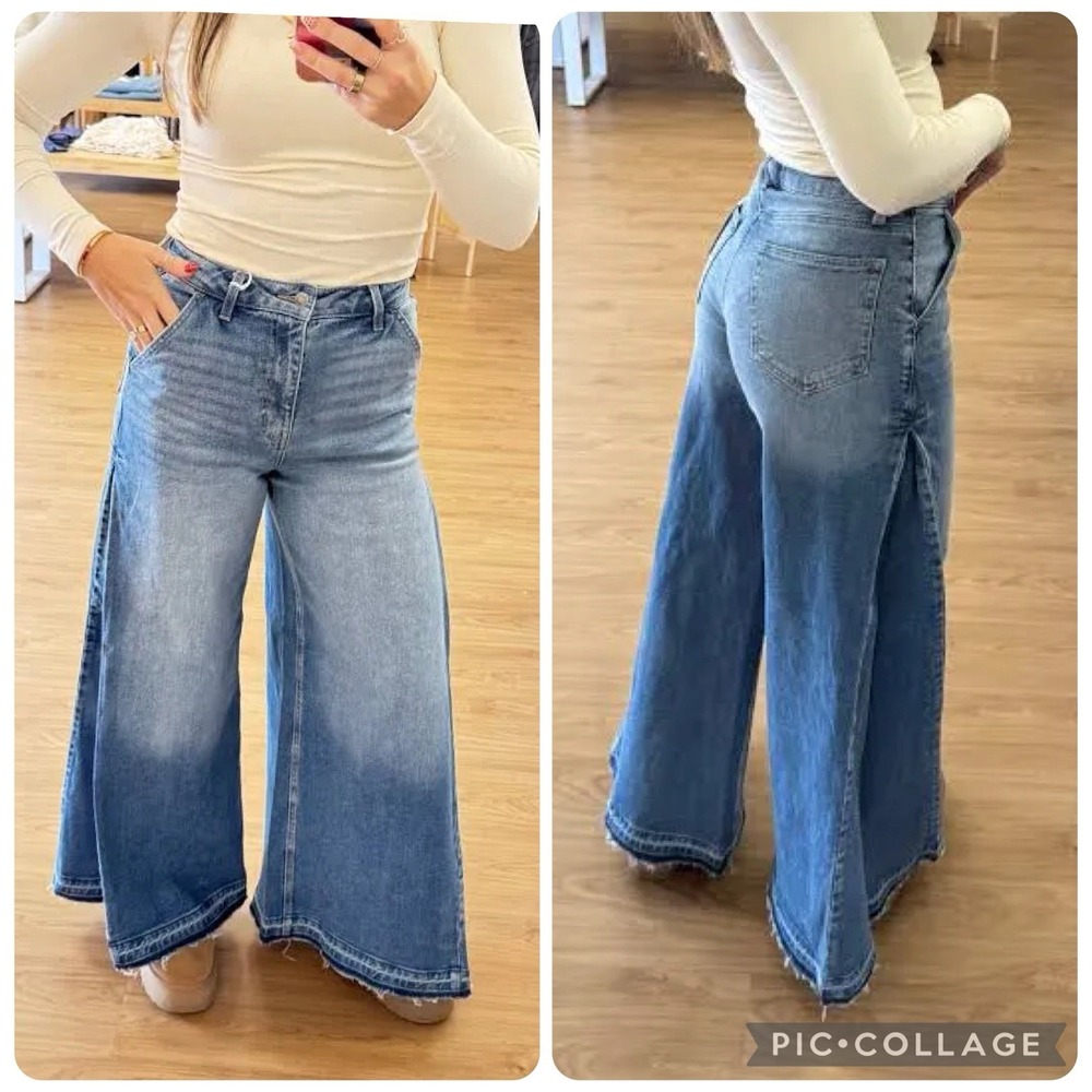 NWT Cello Cassidy Hi-Rise Triangular Tuck Ultra Wide Leg Jeans - Size 3 - 32"ins